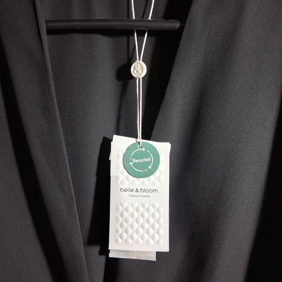 Belle & Bloom Blouse, NWT - Picture 2 of 4